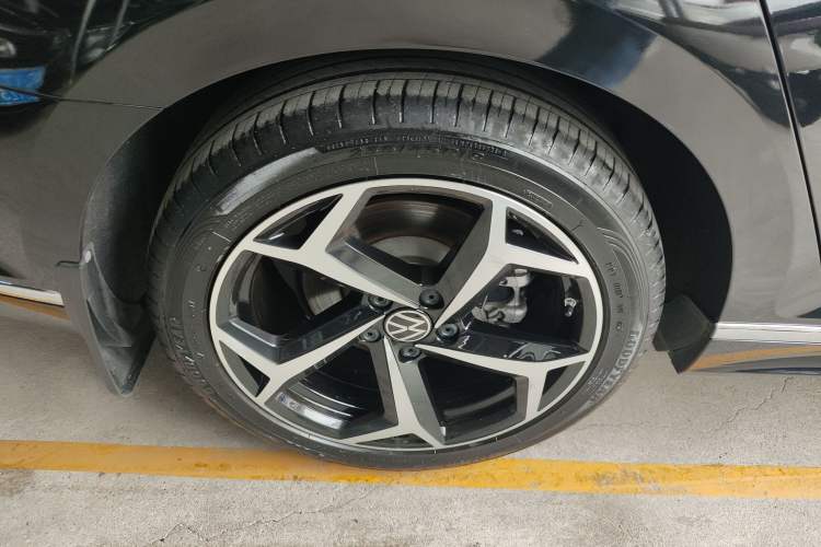 Used Volkswagen Magotan 2023 2 Million Units Commemorative Edition 330TSI DSG Luxury Version
