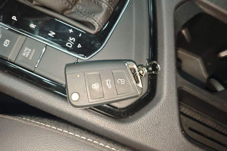 Used Volkswagen Tiguan L 2022 330TSI Automatic Two-Wheel Drive R-Line Enhanced Edition