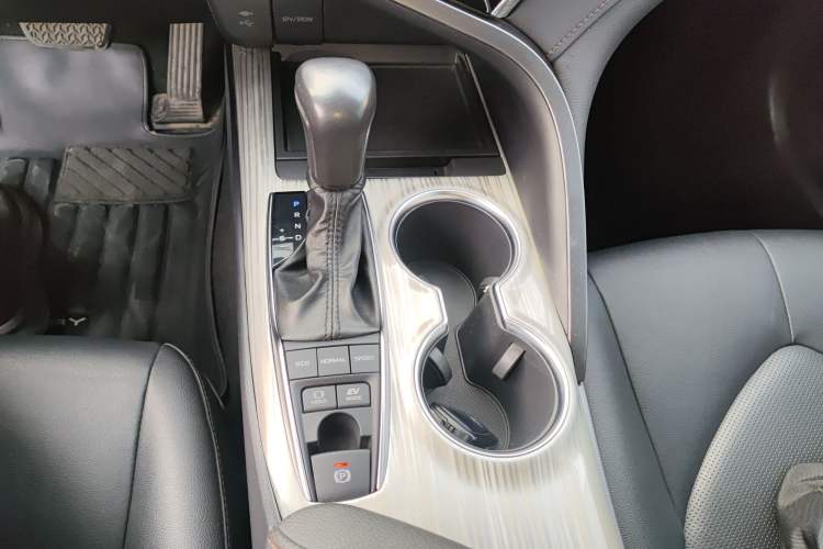 Used Toyota Camry 2019 Dual-Engine 2.5 HG Luxury Edition China VI Standard
