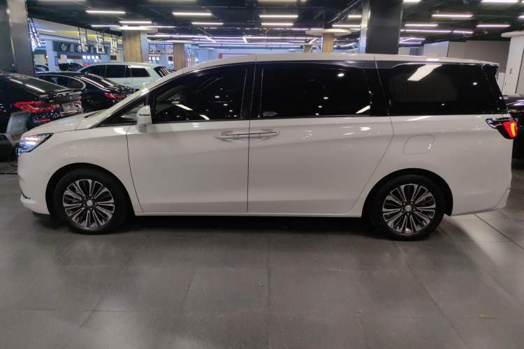 Used Buick GL8 2022 ES Land Cruiser 653T Luxury Model
