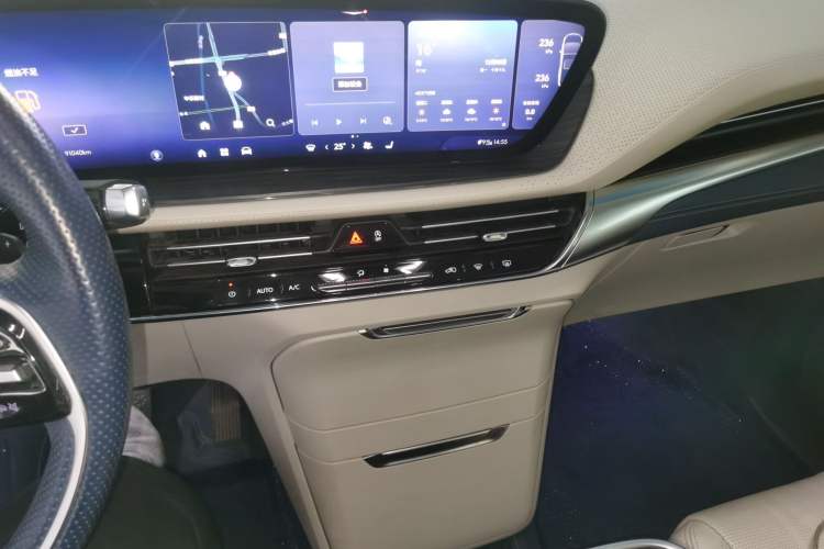 Used Buick Century 2023 2.0T Six-Seater Yinshi Edition