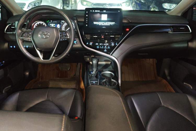 Used Toyota Camry 2021 2.0G Luxury Edition
