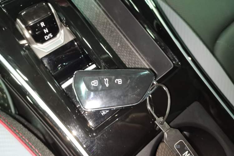 Used Volkswagen Lamando 2024 Lavida L 280TSI DSG Cool & Spicy Edition
