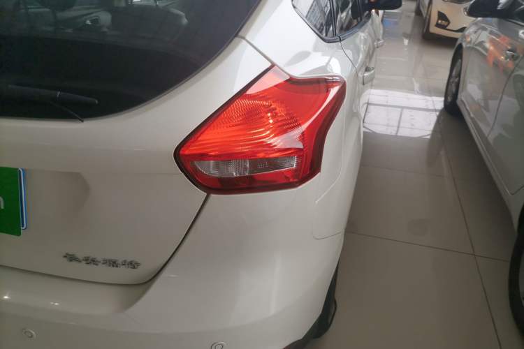 Used Ford Focus 2015 Hatchback 1.6L Automatic Fashion Edition