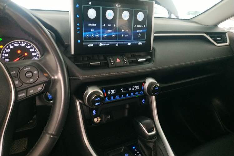 Used Toyota Wildlander 2022 2.0L CVT Two-Wheel Drive Luxury PLUS Edition
