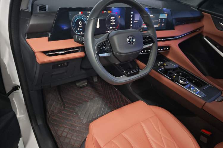 Used Changan CS75 PLUS 2024 3rd Generation Champion Edition 1.5T Intelligent Drive Dynamic Model
