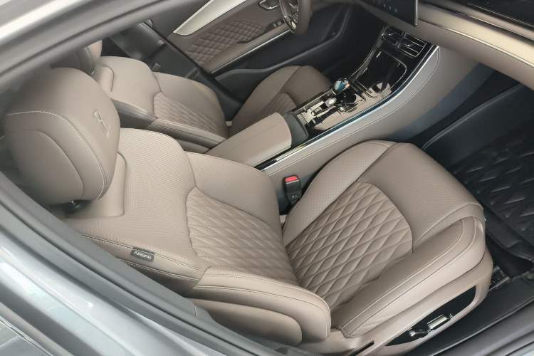 Used BYD Han 2023 EV Champion Edition 605KM Front-Drive Premium Model
