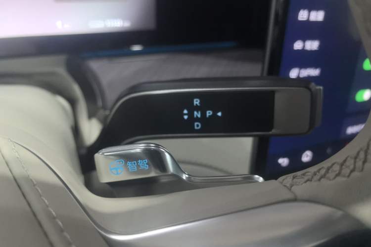 Used Denza Z9 2024 1100 km Four-Wheel Drive Max Version