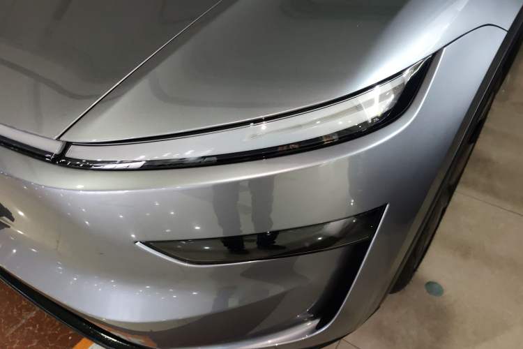 Used Tesla Model Y 2025 Rear-Wheel-Drive Version
