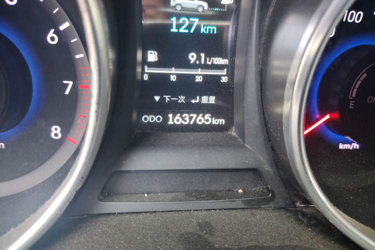 Used Hyundai Santa Fe 2013 Revised Version 2.4L Automatic All-Wheel Drive Luxury Trim