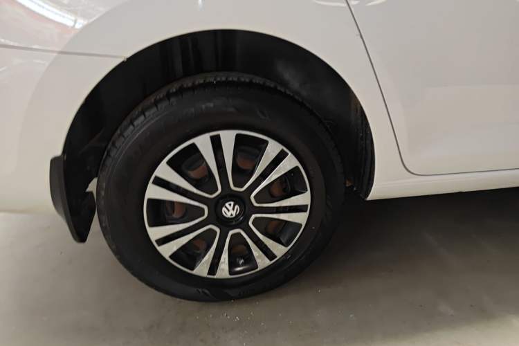 Used Volkswagen Santana 2015 1.6L Manual Fashion Edition
