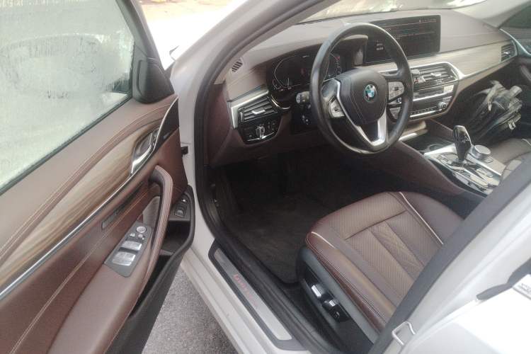 Used BMW 5 Series New Energy 2022 535Le Luxury Package
