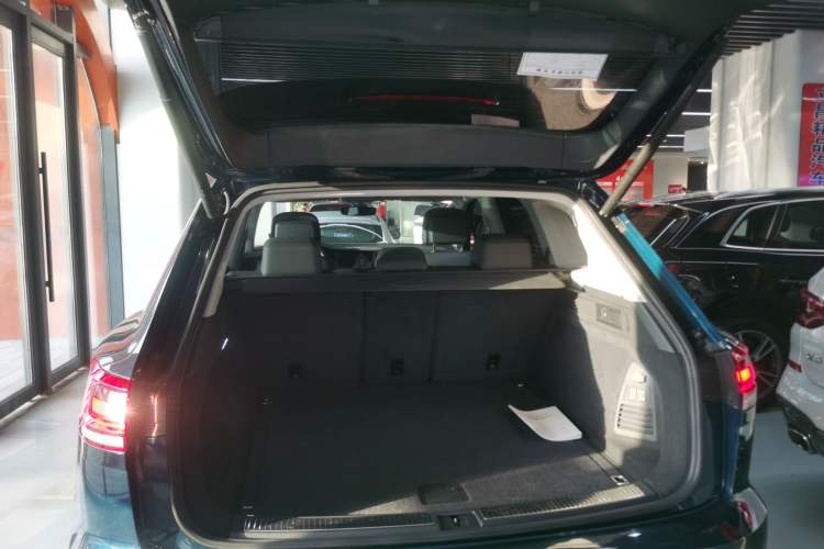 Used Volkswagen Touareg 2019 2.0 TSI Ruiyi Edition China V Standard
