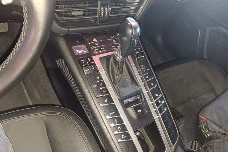 Used Porsche Macan 2020 Macan 2.0T
