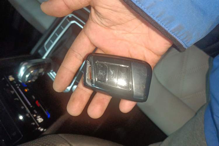 Used Volkswagen Magotan 2023 2 Million Units Limited Edition 330TSI DSG Leading Version
