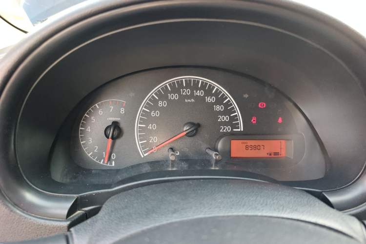 Used Nissan Sunny 2015 1.5XE Manual Comfort Edition
