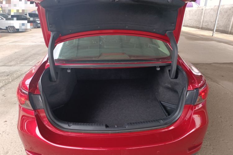 Used Mazda Atenza 2017 2.0L Blue Sky Luxury Edition
