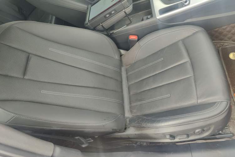 Used Audi A4L 2020 40 TFSI Fashionable and Elegant Model