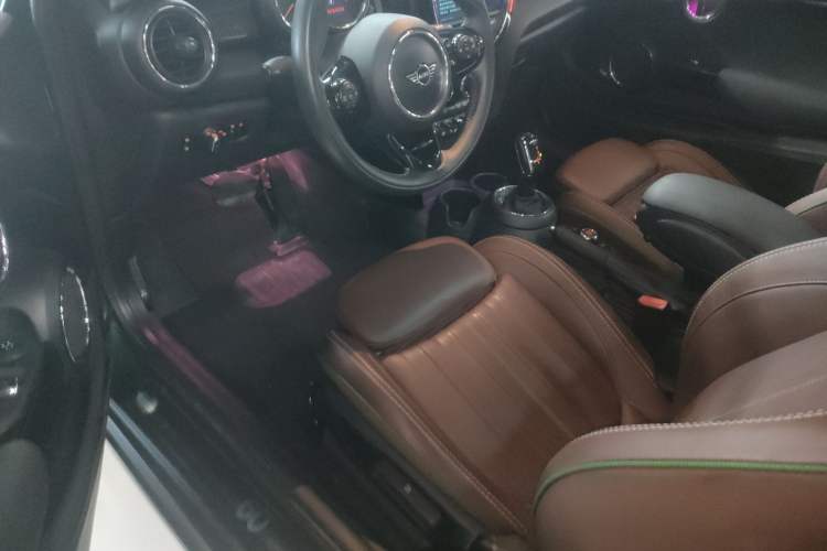 Used  MINI 2019 1.5T COOPER Artist
