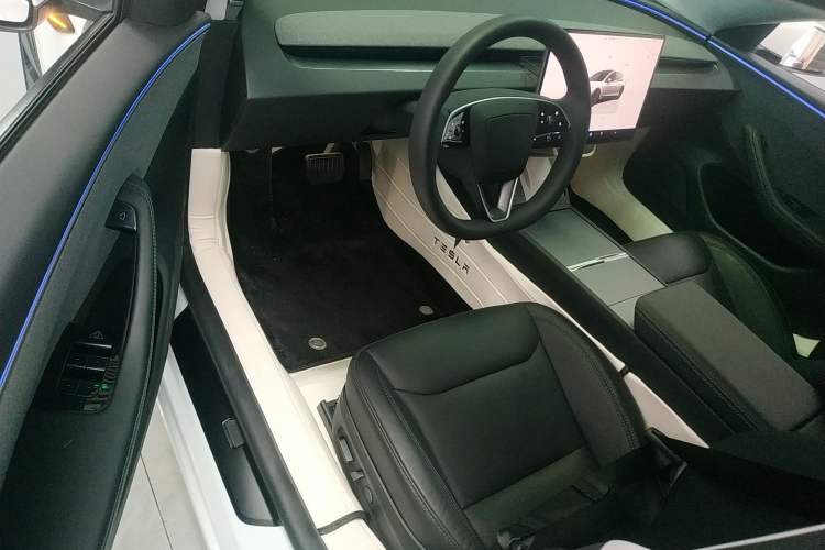 Used Tesla Model 3 2025 Rear-Wheel-Drive Version
