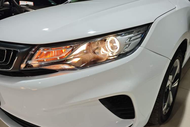 Used Geely Auto Emgrand GL 2018 1.8L Manual Elite Smart Connectivity Version
