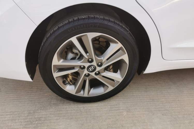 Used Hyundai Elantra 2016 1.6L Automatic ZhiXuan – Elite Version