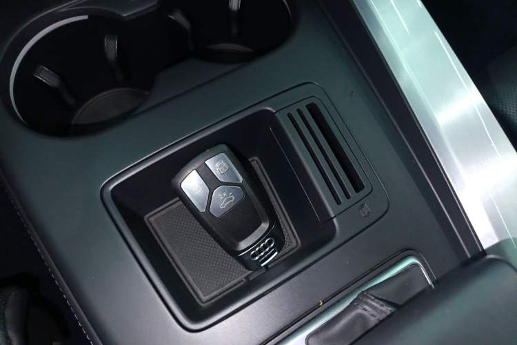 Used Audi A4L 2022 40 TFSI Luxury Dynamic Model
