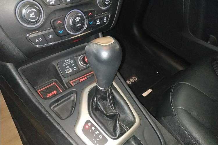 Used  Cherokee 2017 2.0L Superior Edition
