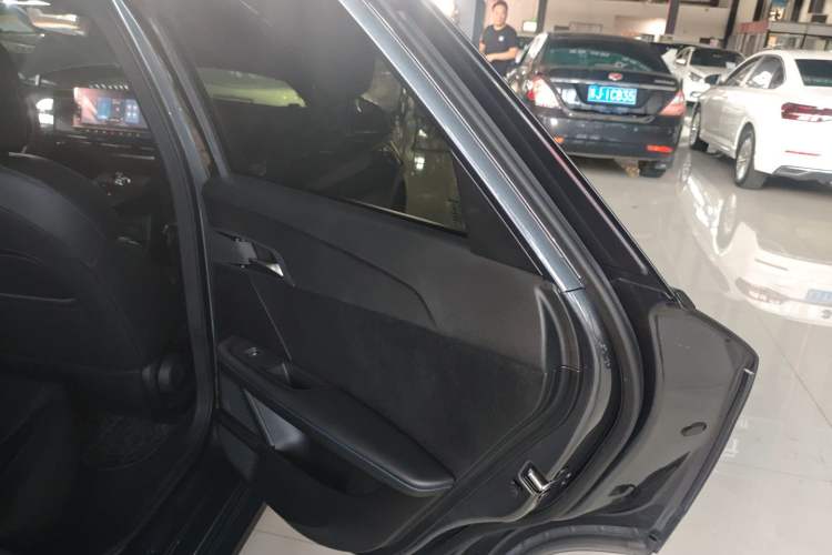 Used MG 4 EV 2023 415 km Range Sea-Faring Champion Edition
