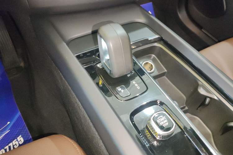 Used Volvo XC60 2022 B5 4x4 Zhiyi Luxury Edition
