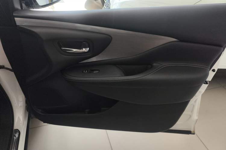 Used Nissan Murano 2021 2.5L XE Two-Wheel Drive Elite Edition
