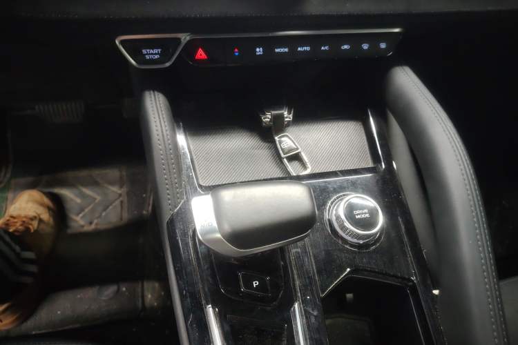 Used Geely Auto Monjaro L 2024 2.0TD High-Power Automatic Two-Wheel Drive Yunqi Version
