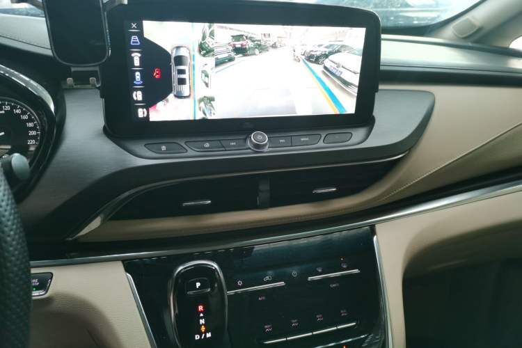 Used Buick GL8 2023 Facelifted Land Cruiser Executive Luxury Version
