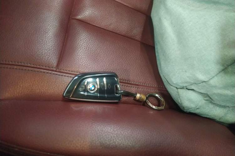 Used BMW 5 Series 2019 Facelifted 530Li Leading Edition M Sport Package
