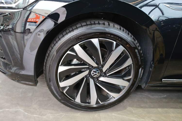 Used Volkswagen Passat 2025 Outstanding Model 380TSI Dragon Glory Edition
