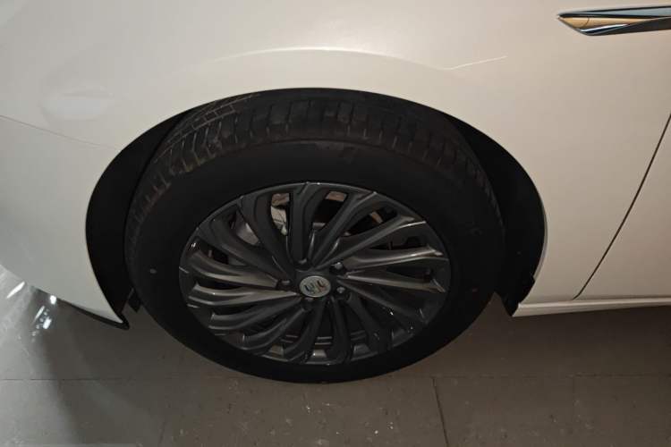 Used Buick LaCrosse 2025 28T Platinum Edition
