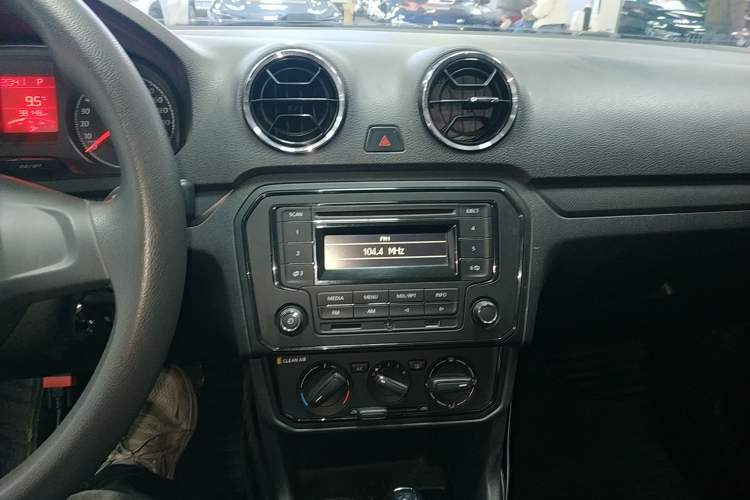 Used Volkswagen Jetta 2017 1.5L Automatic Fashion Model