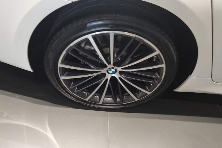 Used BMW 5 Series 2022 Second Facelift 530Li Leading Edition M Sport Package
