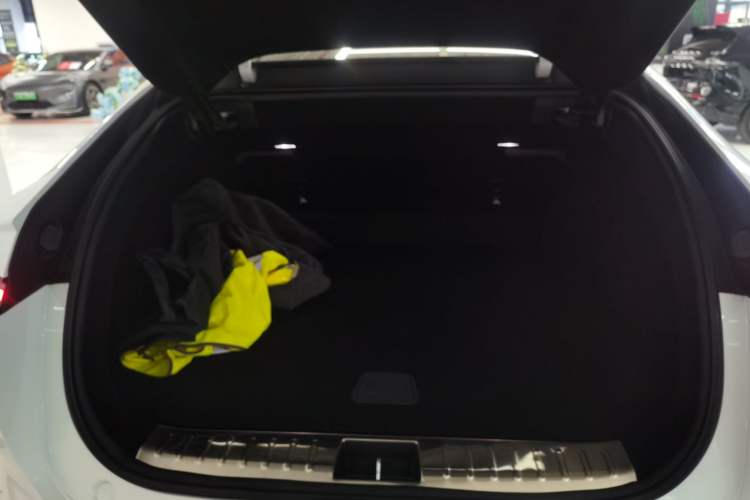 Used  12 2025 Ultra Extended-Range Edition