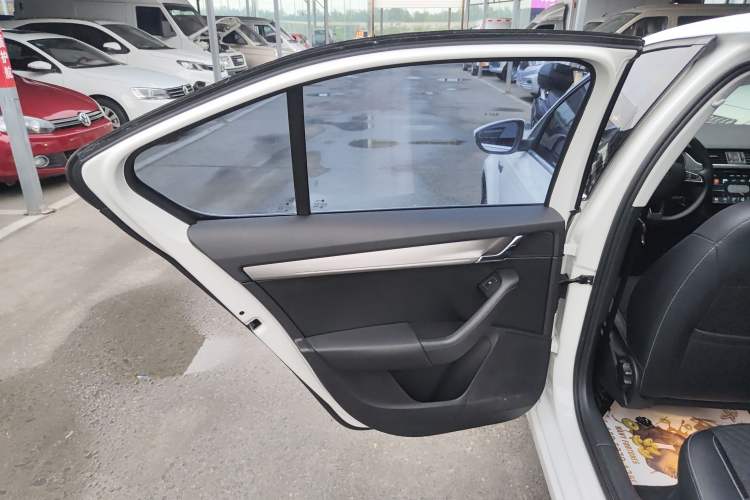 Used Skoda Octavia 2018 1.6L Automatic Luxury Edition
