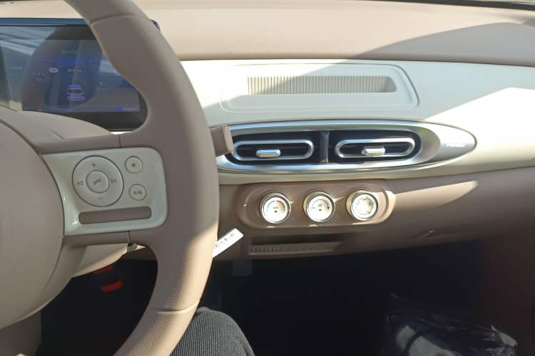 Used Wuling Hongguang MINIEV 2025 Four-Door Version Advanced Edition
