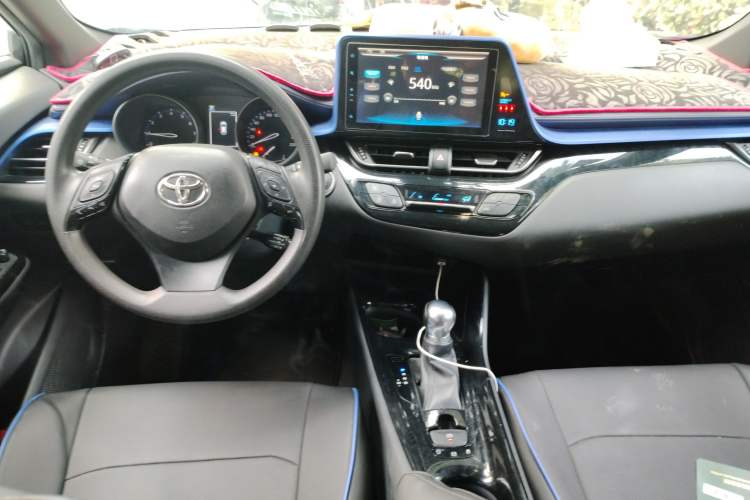 Used Toyota C-HR 2018 2.0L Leading with Sunroof China V Standard