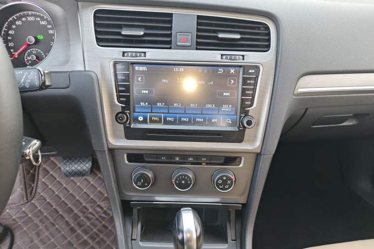 Used Volkswagen Golf 2016 230TSI Automatic Comfort Version
