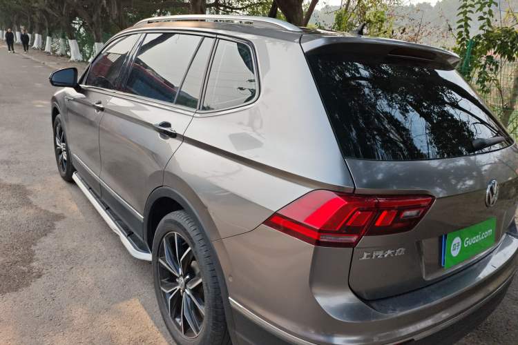 Used Volkswagen Tiguan L 2019 Revised 330TSI Automatic Two-Wheel Drive Smart & Luxury Edition China VI Standard
