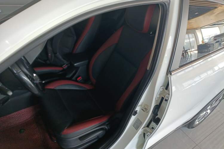 Used Kia KX Cross 2018 1.6L Automatic Dynamic Sunroof Version
