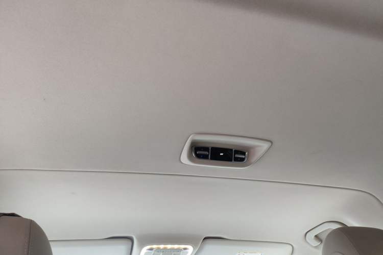 Used Mercedes-Benz V-Class 2016 V 260 Avantgarde Edition