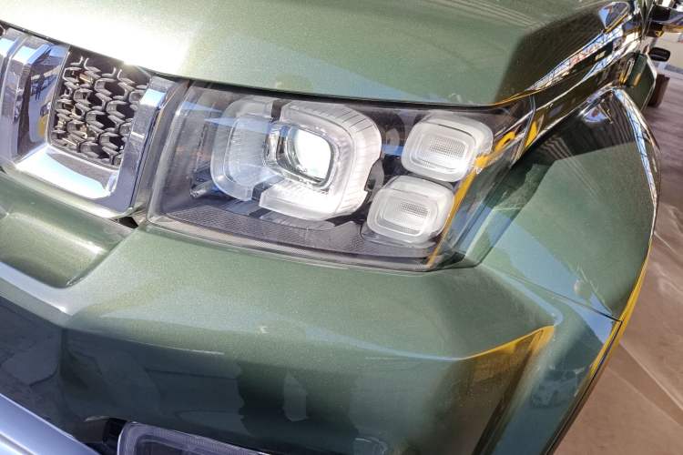 Used  BJ40 2020 2.0T Automatic Four-Wheel Drive Tribute Edition 2020 Xieke Version
