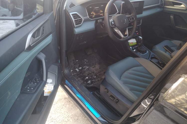 Used Volkswagen Tharu 2023 300TSI Two-Wheel-Drive Moonlight Edition
