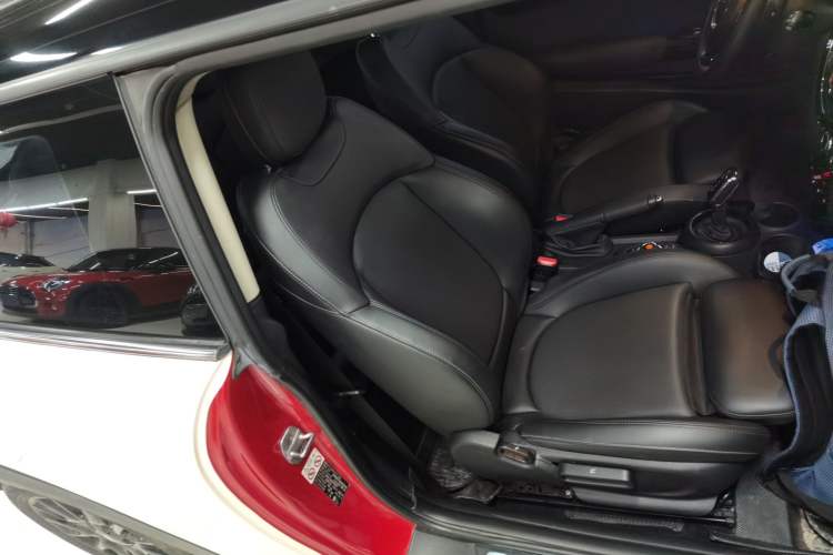 Used MINI MINI 2021 1.5T COOPER Classic Edition
