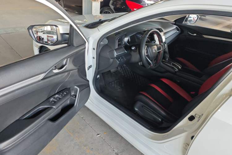 Used Honda Civic 2016 180TURBO CVT Comfort Version
